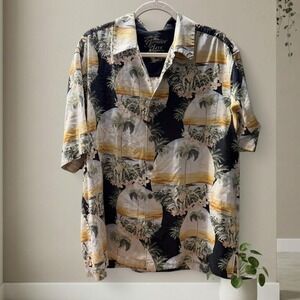 Jamaica jaxx Hawaiian shirt with palm trees and flowers. Size: L
